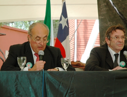 Oscar Guillermo Garretón y el Senador Jaime Gazmuri.